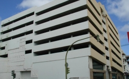 EDIFICIO COMERCIAL Y DE APARCAMIENTOS.