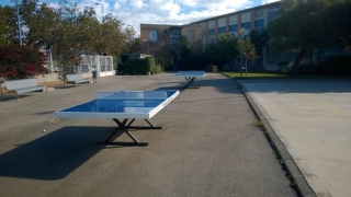 Mesa de ping-pong infantil.