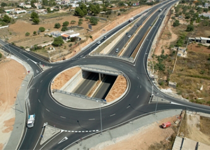 Carretera de acceso al aeropuerto de Ibiza (España)