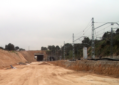 Corredor Noroeste de alta velocidad. Línea AVE Teruel-Zaragoza (España)