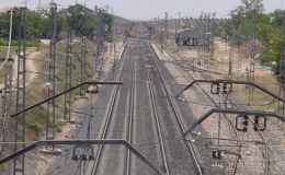 Puerto de Barcelona. Acceso y terminal ferroviaria en el muelle Sur (España)