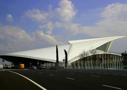 Adecuación y mejoras en el nuevo edificio terminal, del aeropuerto de Bilbao (España)