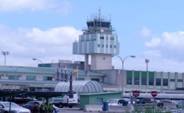 Nueva terminal del aeropuerto de Santiago de Compostela (España)