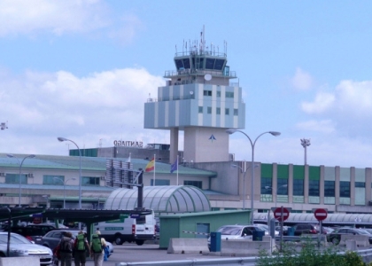 Nueva terminal del aeropuerto de Santiago de Compostela (España)
