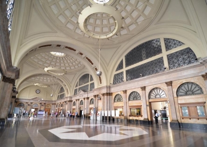 Rehabilitación de cubierta de andenes en la estación de França en Barcelona (España)