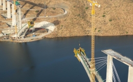 Viaducto sobre el río Almonte en Cáceres (España)