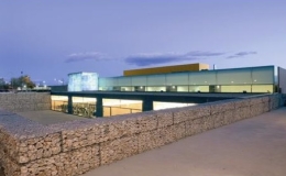 Piscina cubierta y gimnasio en Villanueva de la Cañada (España)