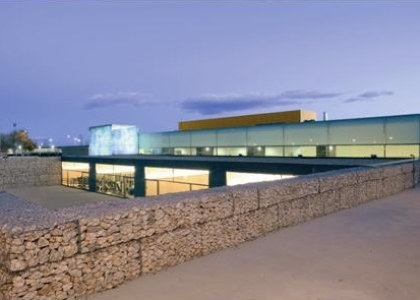 Piscina cubierta y gimnasio en Villanueva de la Cañada (España)