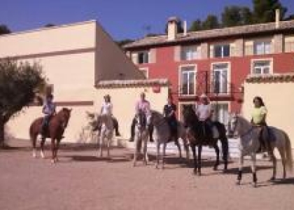 MONTAR A CABALLO