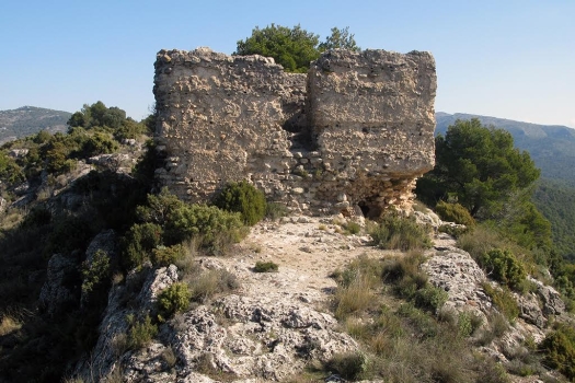 Torres y murallas: un paseo por las construcciones defensivas de la Vall